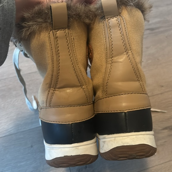 NWOT Kuiper Tan and Brown Lace Up Short Winter Boots with Faux Fur - Picture 7 of 8